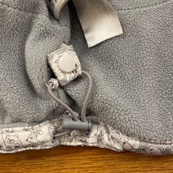 12-18m but fits like 18-24m H&M fleece lined jacket. Woodland animals. - Picture 8 of 10